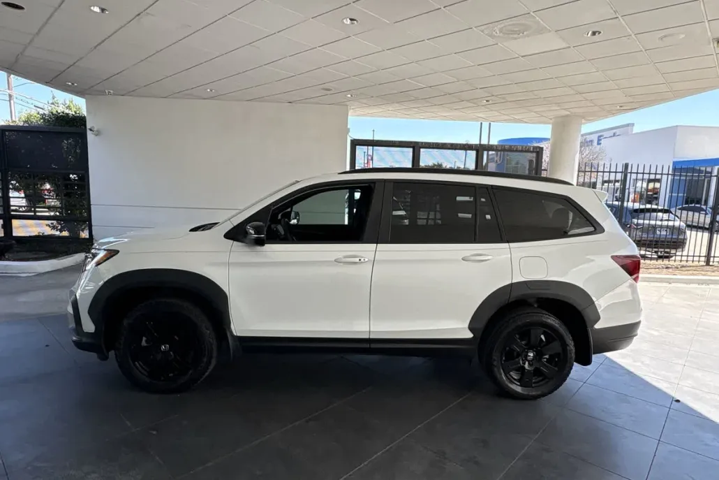 2022 Honda Pilot TrailSport photo 1