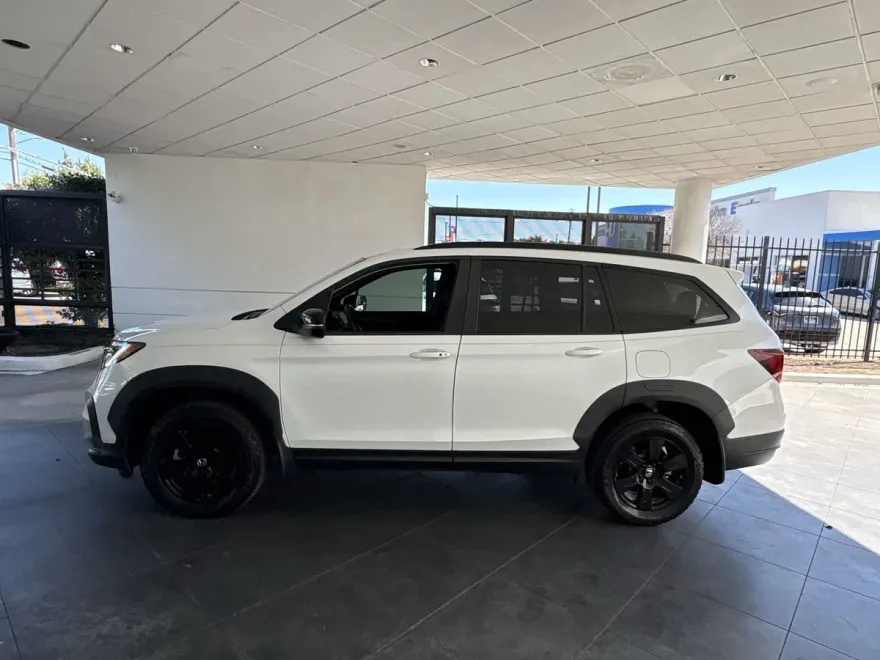 2022 Honda Pilot TrailSport photo 1