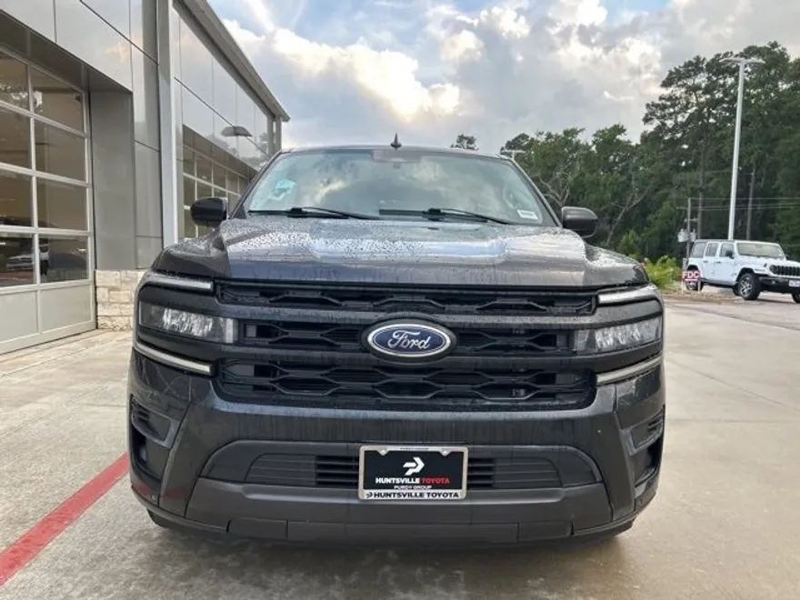 2024 Ford Expedition XLT photo 1