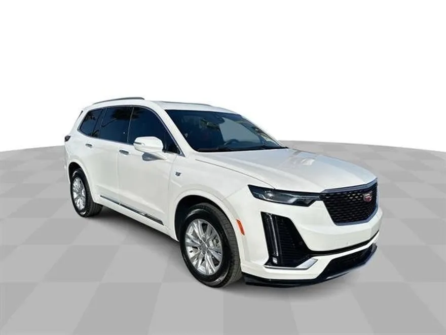 2025 Cadillac XT6 Luxury photo 1