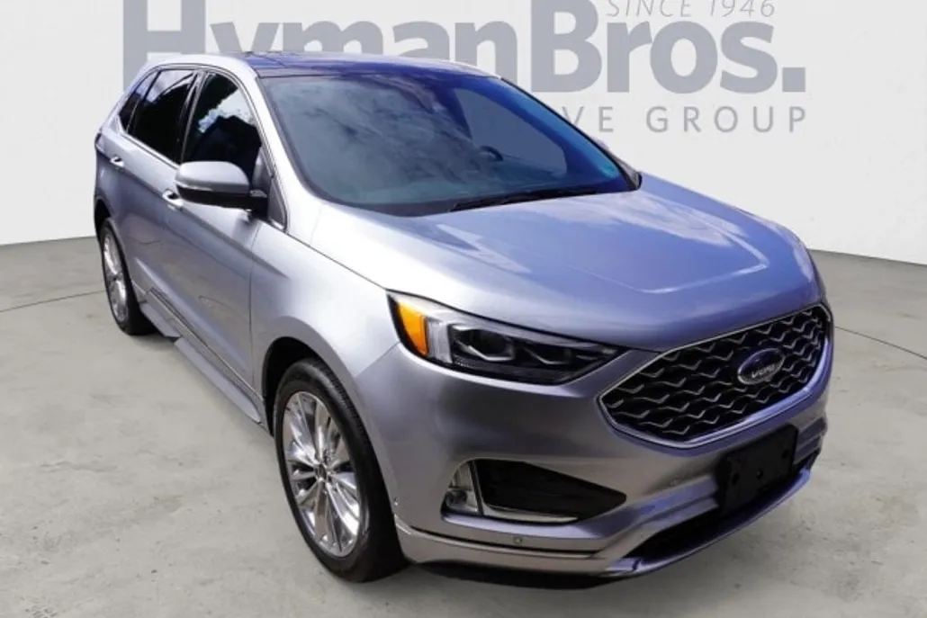 2022 Ford Edge Titanium photo 1