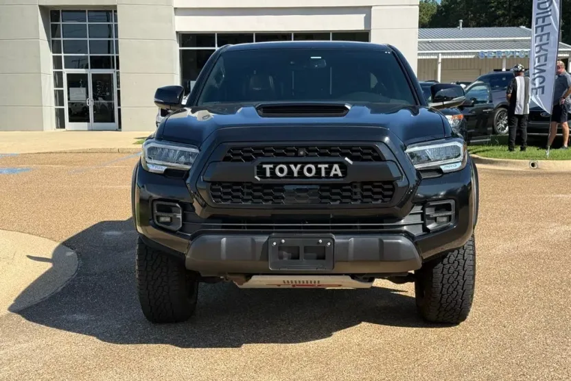 2020 Toyota Tacoma V6 photo 1