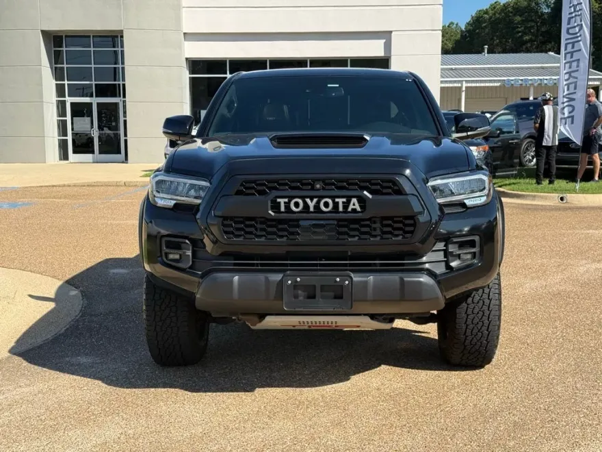 2020 Toyota Tacoma V6 photo 1