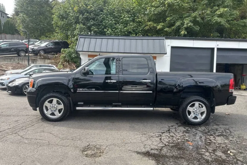 2011 Gmc Sierra Denali photo 1