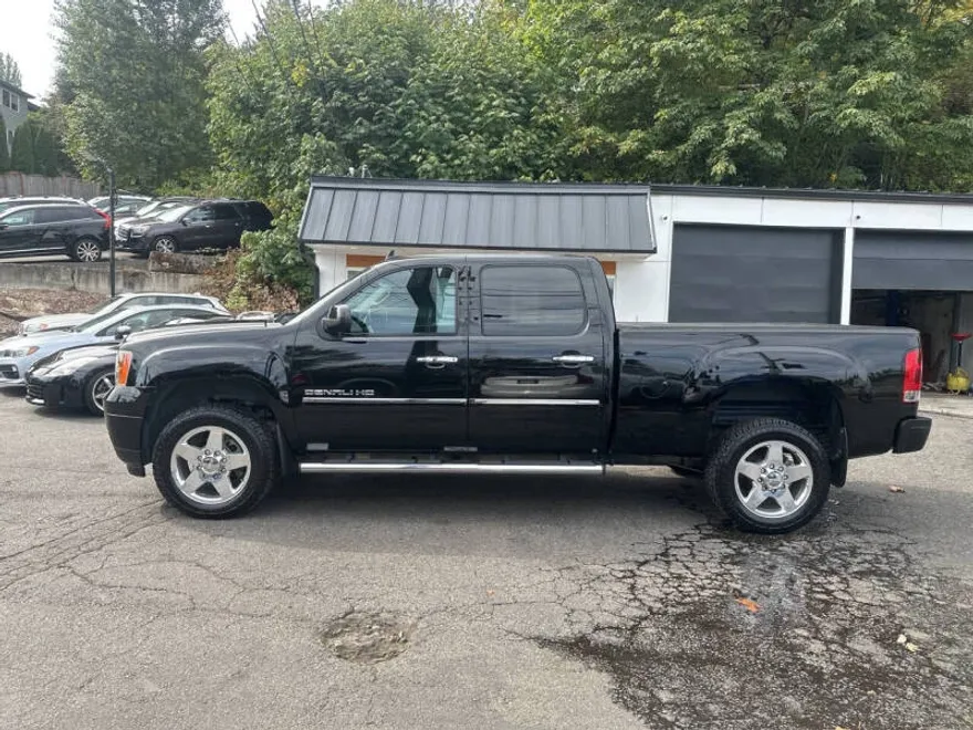 2011 Gmc Sierra Denali photo 1