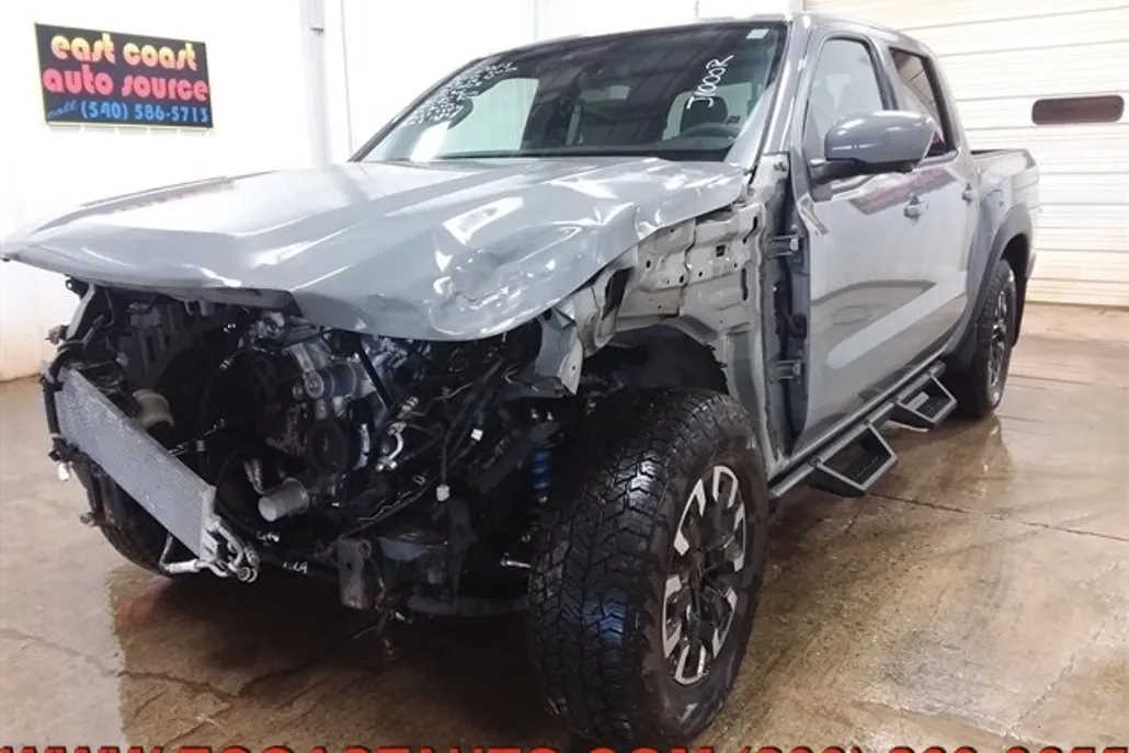 2023 Nissan Frontier PRO-X photo 1