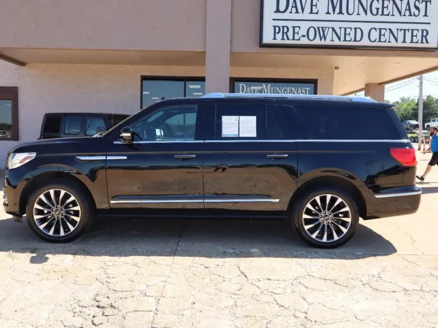 2021 Lincoln Navigator L Reserve photo 1