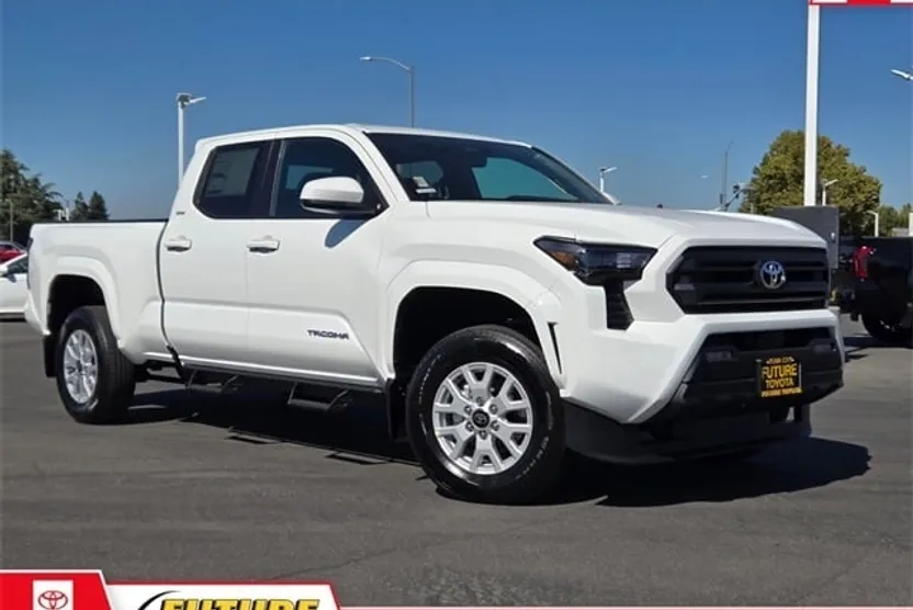 2025 Toyota Tacoma SR5 photo 1