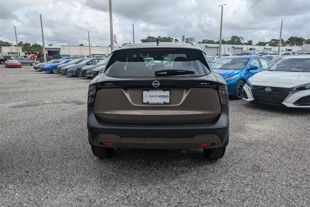 2026 Nissan Kicks SV photo 1