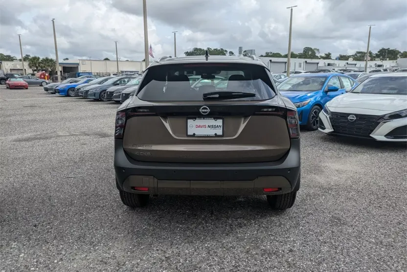 2026 Nissan Kicks SV photo 1