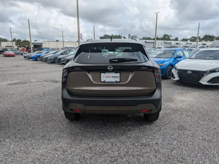 2026 Nissan Kicks SV photo 1