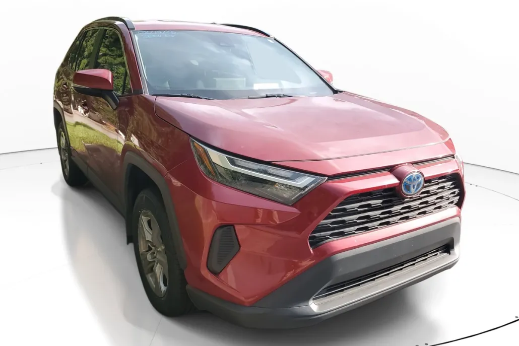 2024 Toyota RAV4 Hybrid XLE photo 1