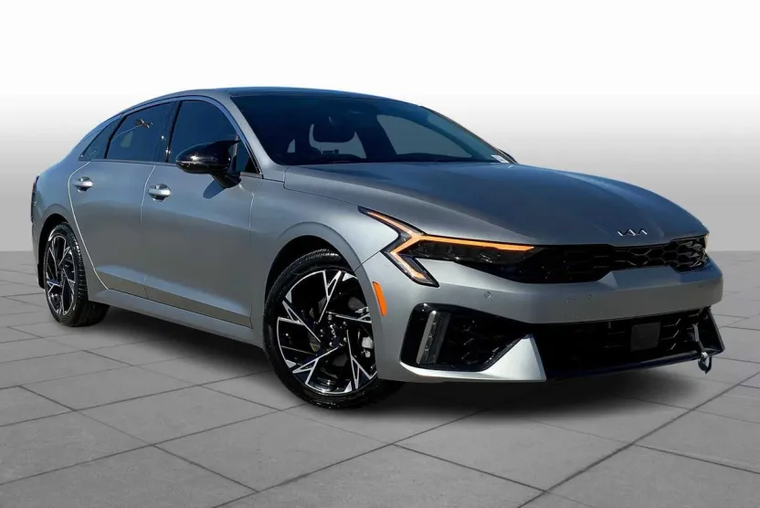 2025 Kia K5 GT-Line photo 1