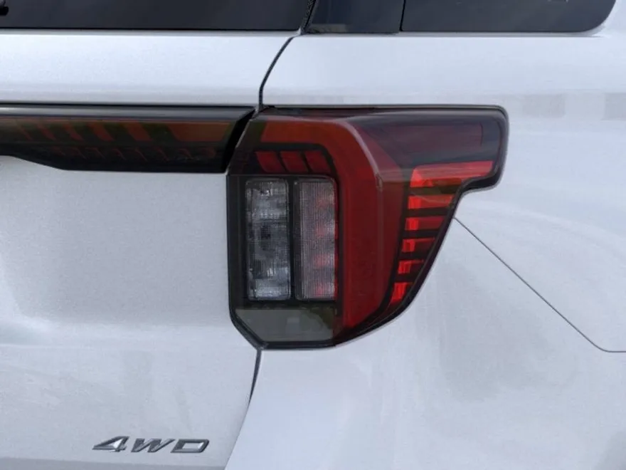 2025 Ford Explorer photo 1