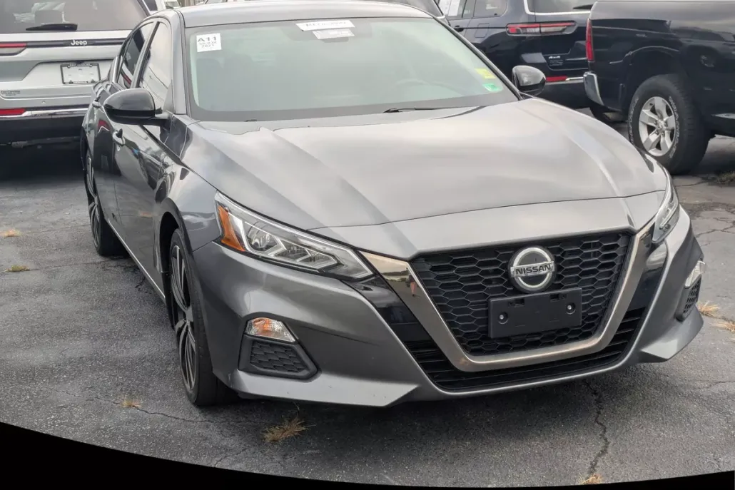 2021 Nissan Altima 2.5 SR photo 1