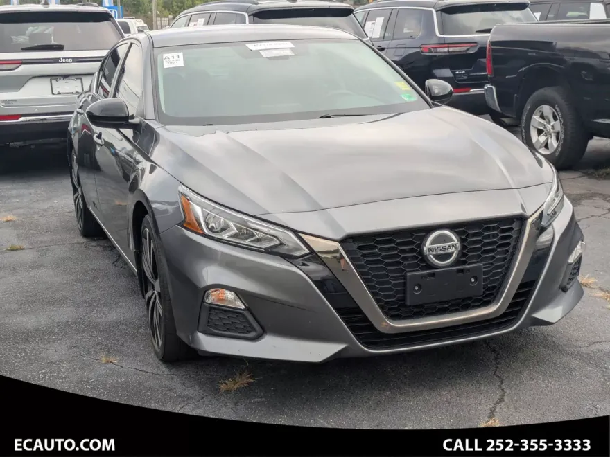 2021 Nissan Altima 2.5 SR photo 1