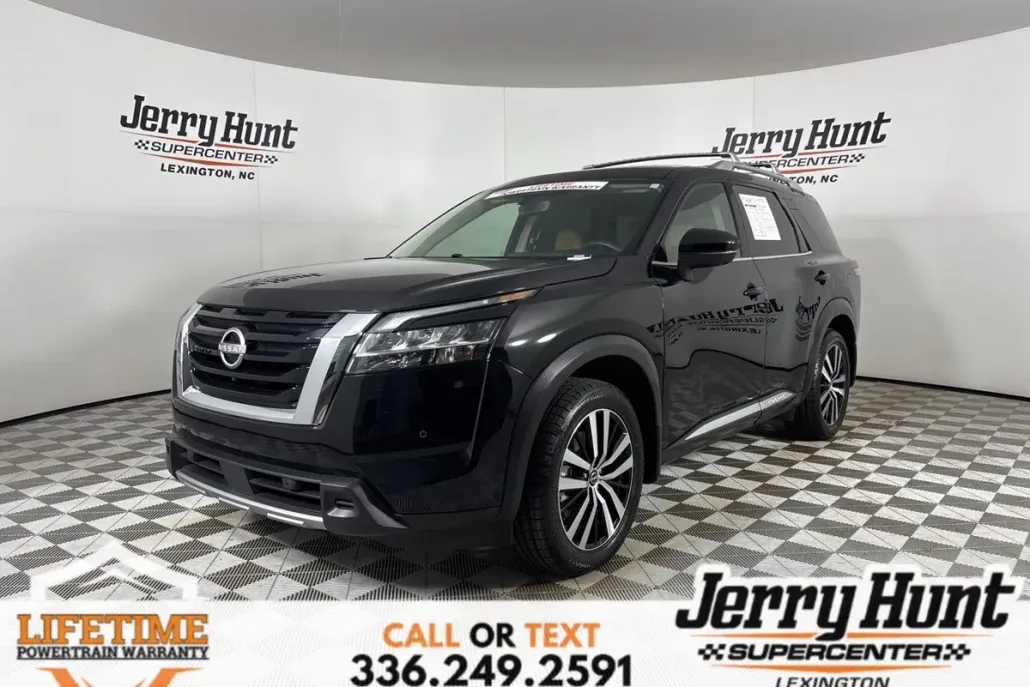 2024 Nissan Pathfinder Platinum photo 1