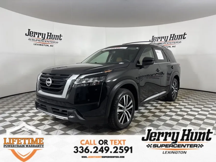 2024 Nissan Pathfinder Platinum photo 1