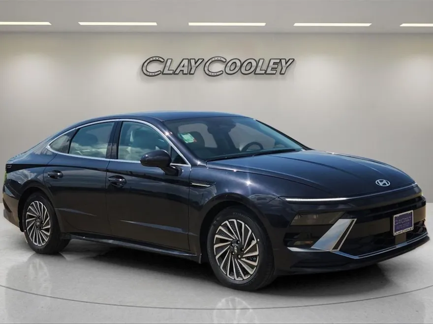 2025 Hyundai Sonata Hybrid SEL photo 1