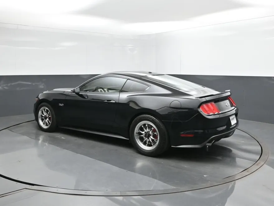 2017 Ford Mustang GT Premium photo 1