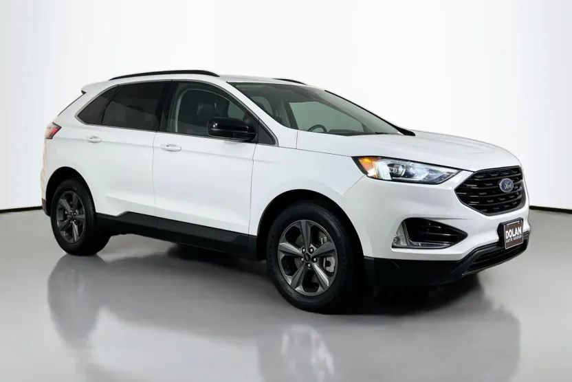 2022 Ford Edge SEL photo 1