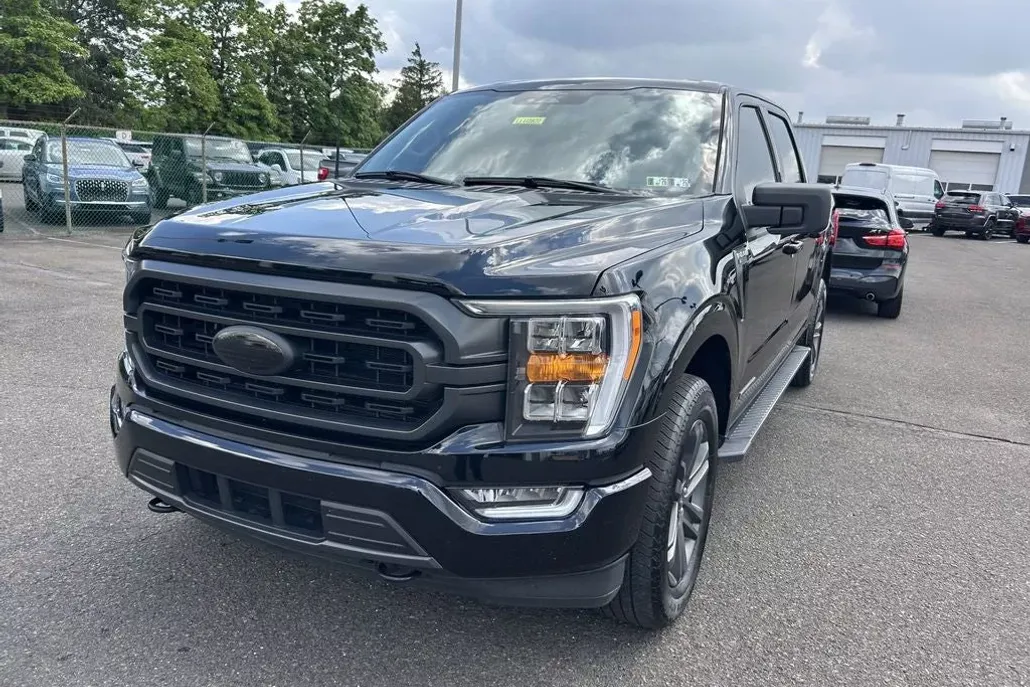 2023 Ford F-150 XLT photo 1