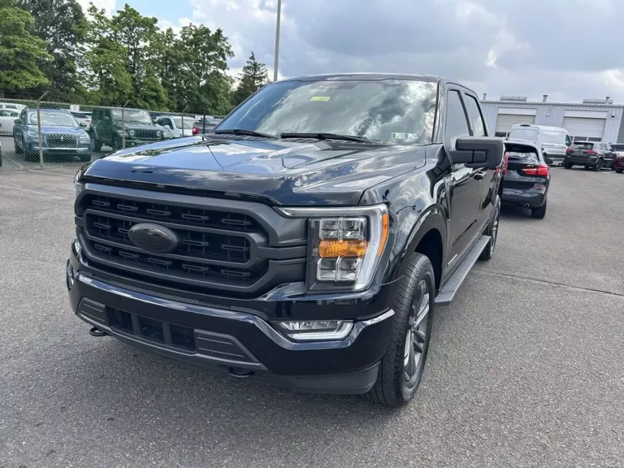 2023 Ford F-150 XLT photo 1