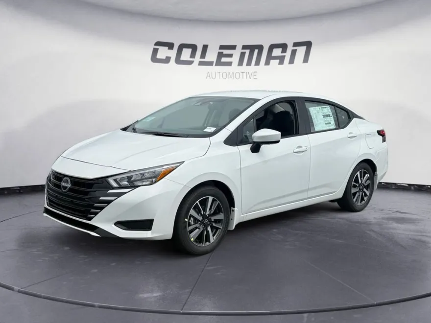 2025 Nissan Versa 1.6 SV photo 1