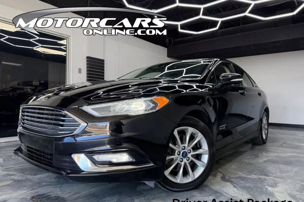 2017 Ford Fusion Energi SE photo 1