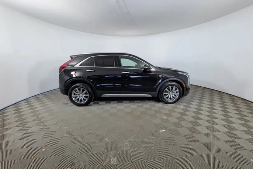 2022 Cadillac XT4 Premium Luxury photo 1