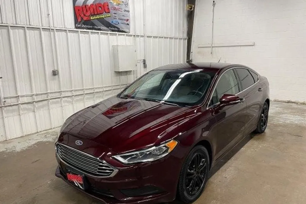 2018 Ford Fusion SE photo 1