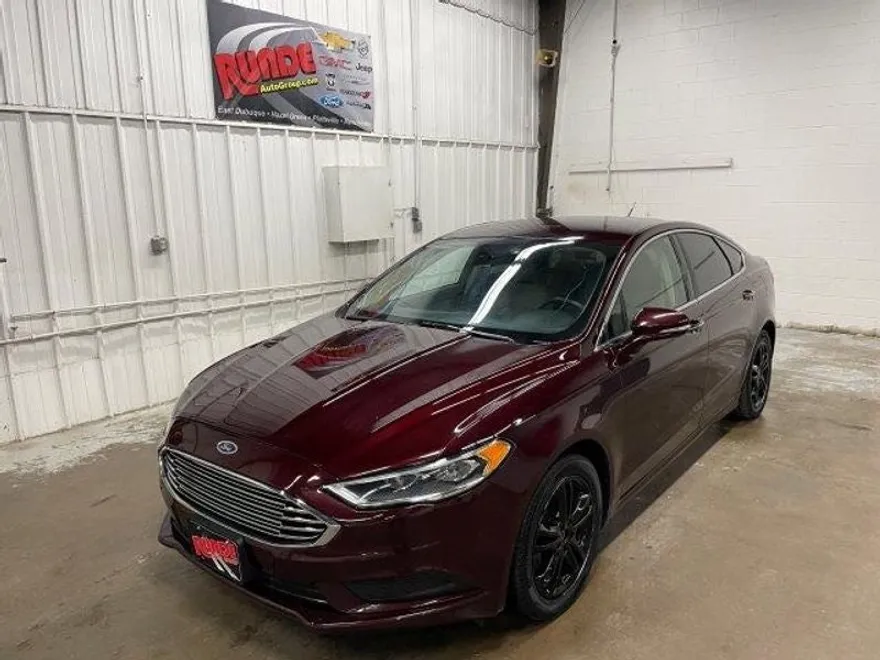 2018 Ford Fusion SE photo 1