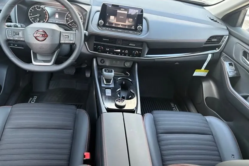2026 Nissan Rogue SV photo 1