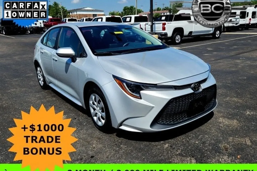 2022 Toyota Corolla LE photo 1