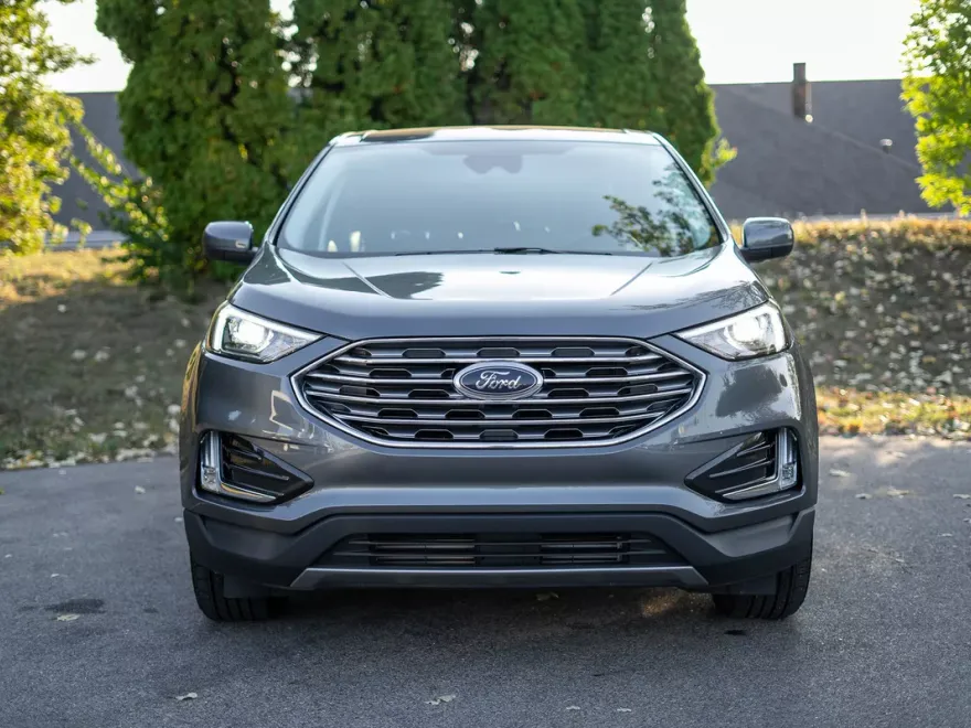 2022 Ford Edge SEL photo 1