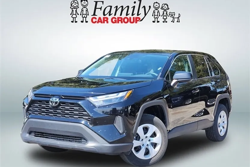 2024 Toyota RAV4 LE photo 1