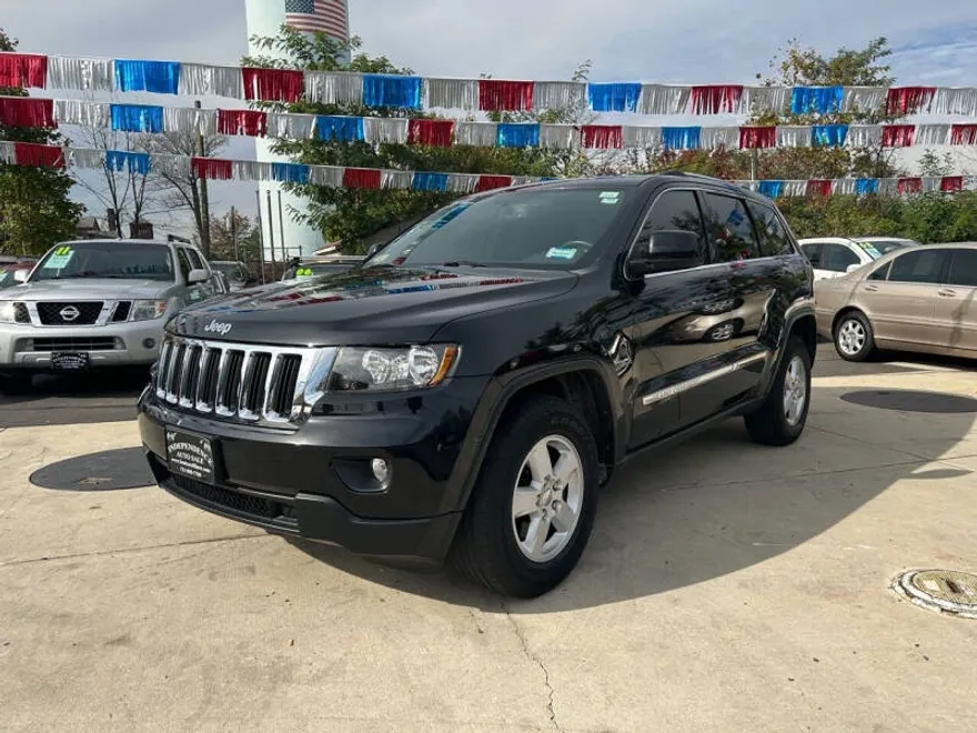 2013 Jeep Grand Cherokee Laredo photo 1