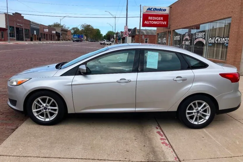2018 Ford Focus SE photo 1