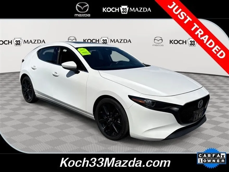 2022 Mazda Mazda3 Hatchback Premium photo 1