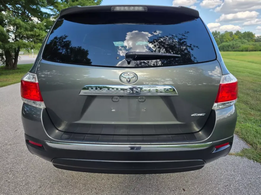 2012 Toyota Highlander SE Sport photo 1