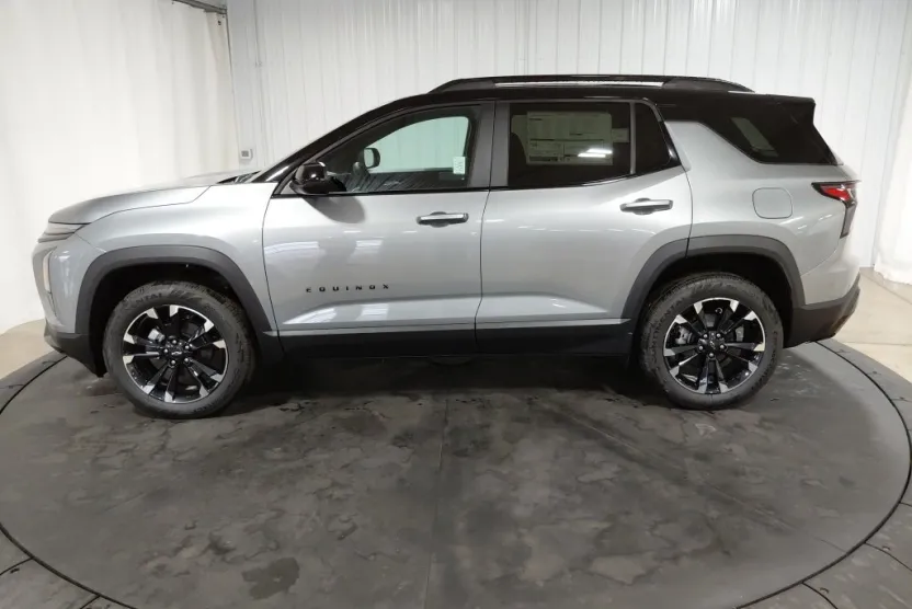2026 Chevrolet Equinox RS photo 1
