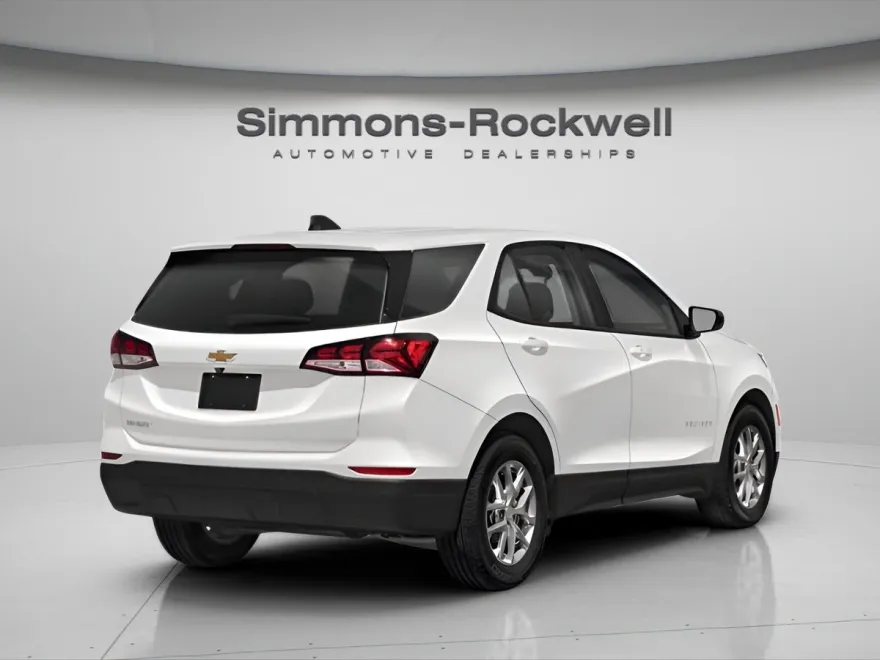 2024 Chevrolet Equinox LT photo 1