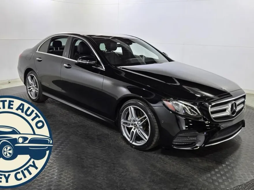 2018 Mercedes Benz E 400 photo 1