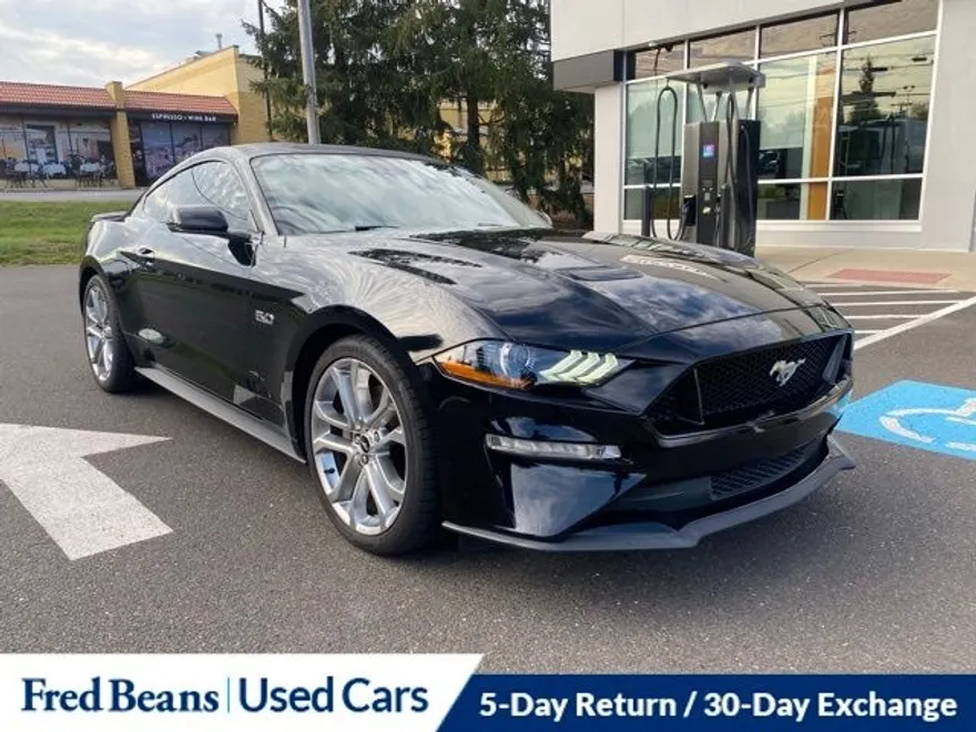 2022 Ford Mustang GT Premium photo 1
