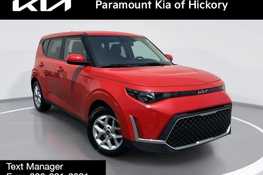 2023 Kia Soul LX photo 1