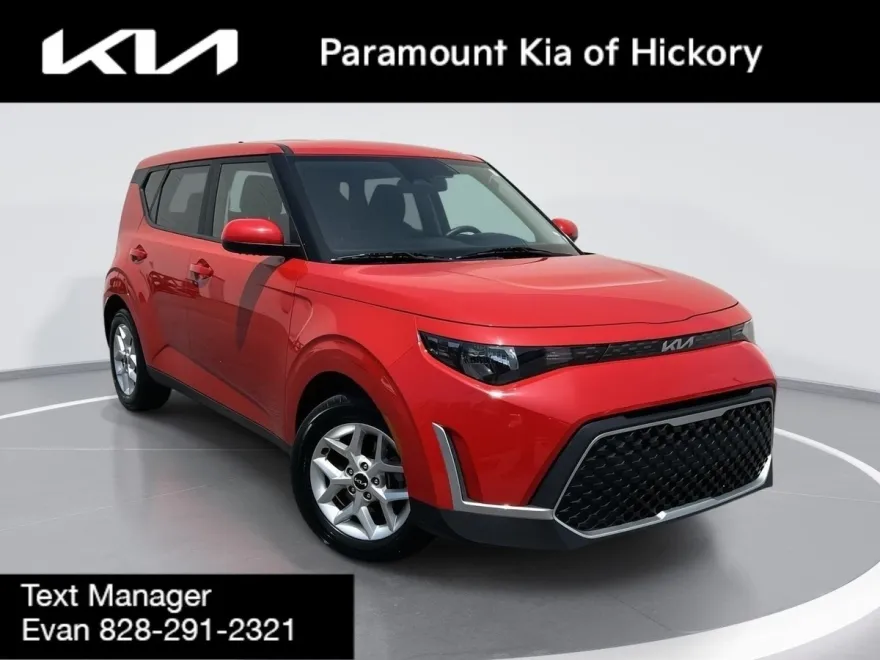 2023 Kia Soul LX photo 1