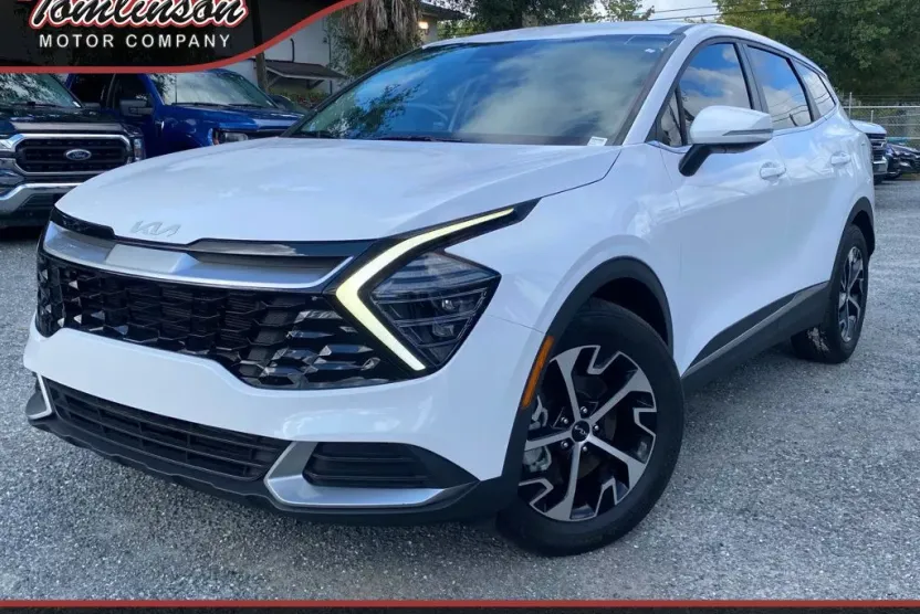 2024 Kia Sportage EX photo 1