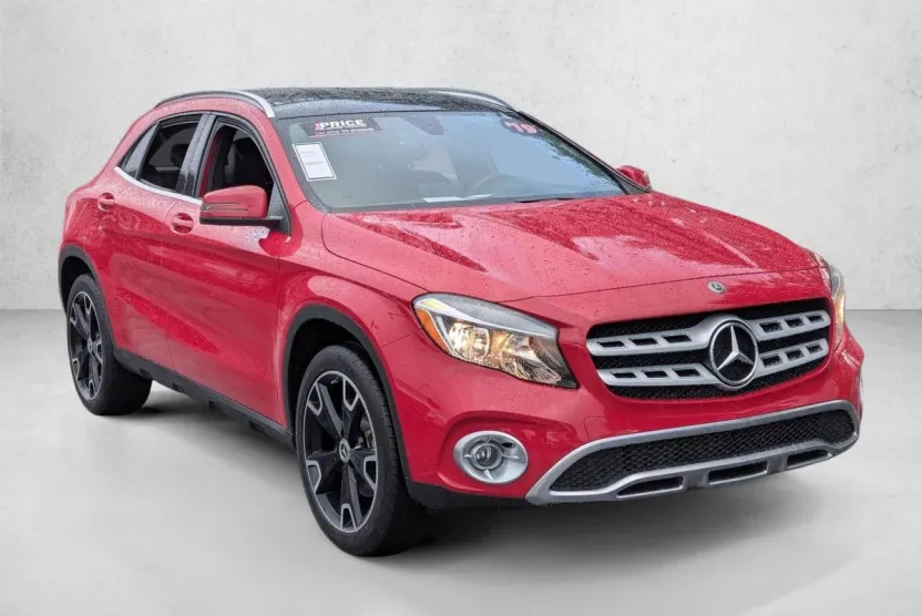 2019 Mercedes Benz GLA photo 1