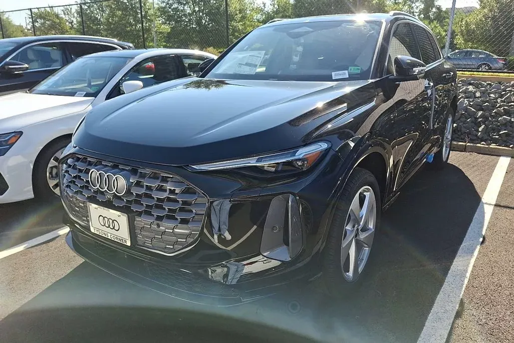 2025 Audi Q5 2.0T Premium Plus photo 1