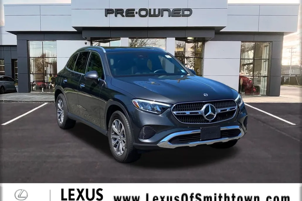 2024 Mercedes Benz GLC 300 photo 1